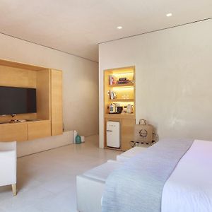 Elegance King Suite